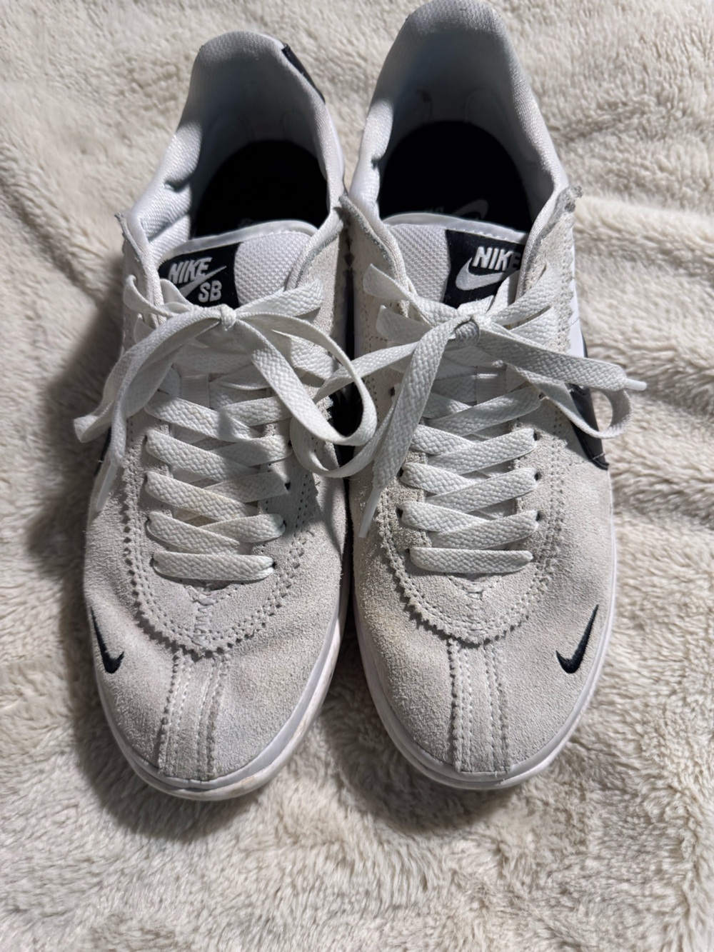 Nike Men’s SB White with Black Accents Skate Shoes